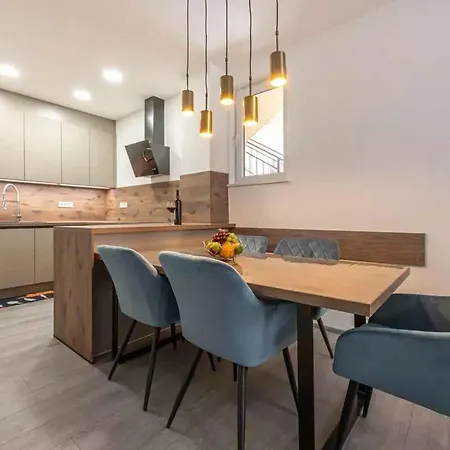 In 51194 Цриквеница