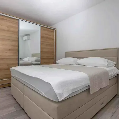 In 51194 Апартаменты